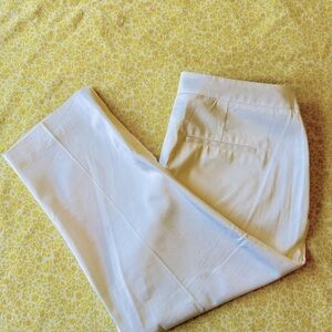 COLDWATER CREEK size 10 white capris, natural fit, like new